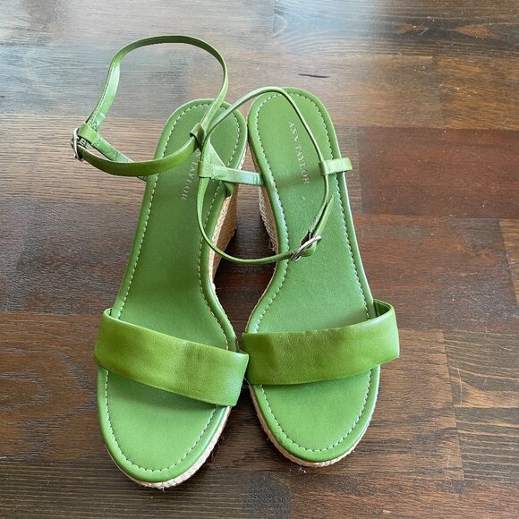 Ann Taylor Green Sunflower Wedge Sandals - Size 6.5 - Picture 2 of 11